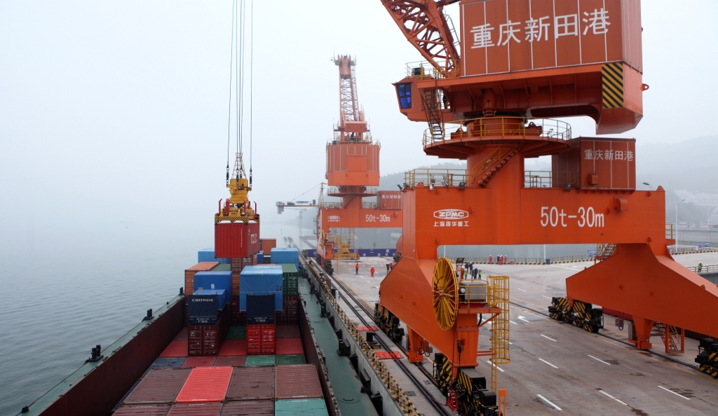 2020年12月3日，，万州新田港一期作业区正式开港运营